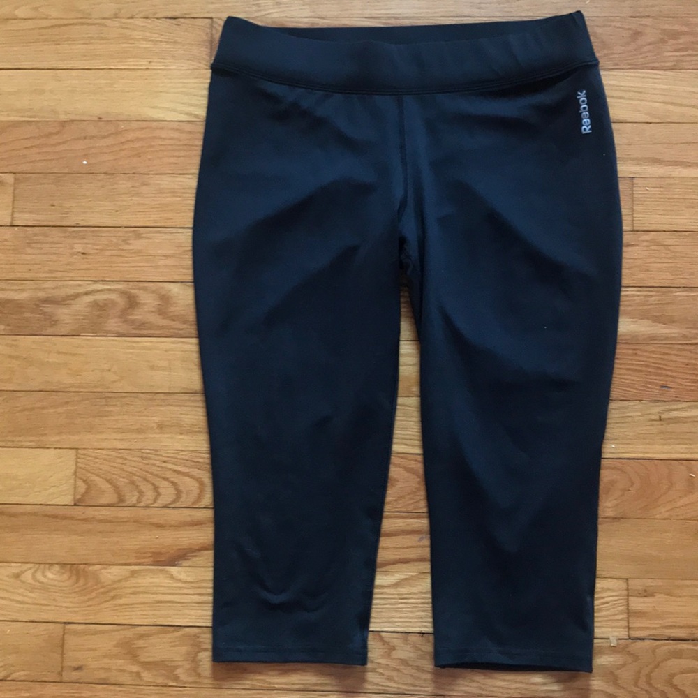 🎉Reduced!🎉 Reebok Playdry crops
